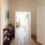 Apartment With Lift