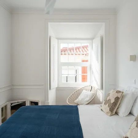 Apartment With Lift
