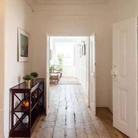 Apartment With Lift