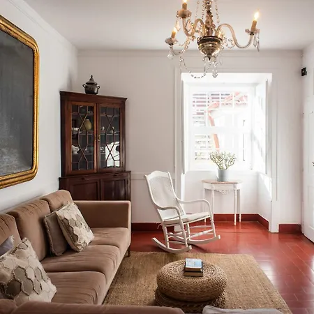 Apartment With Lift